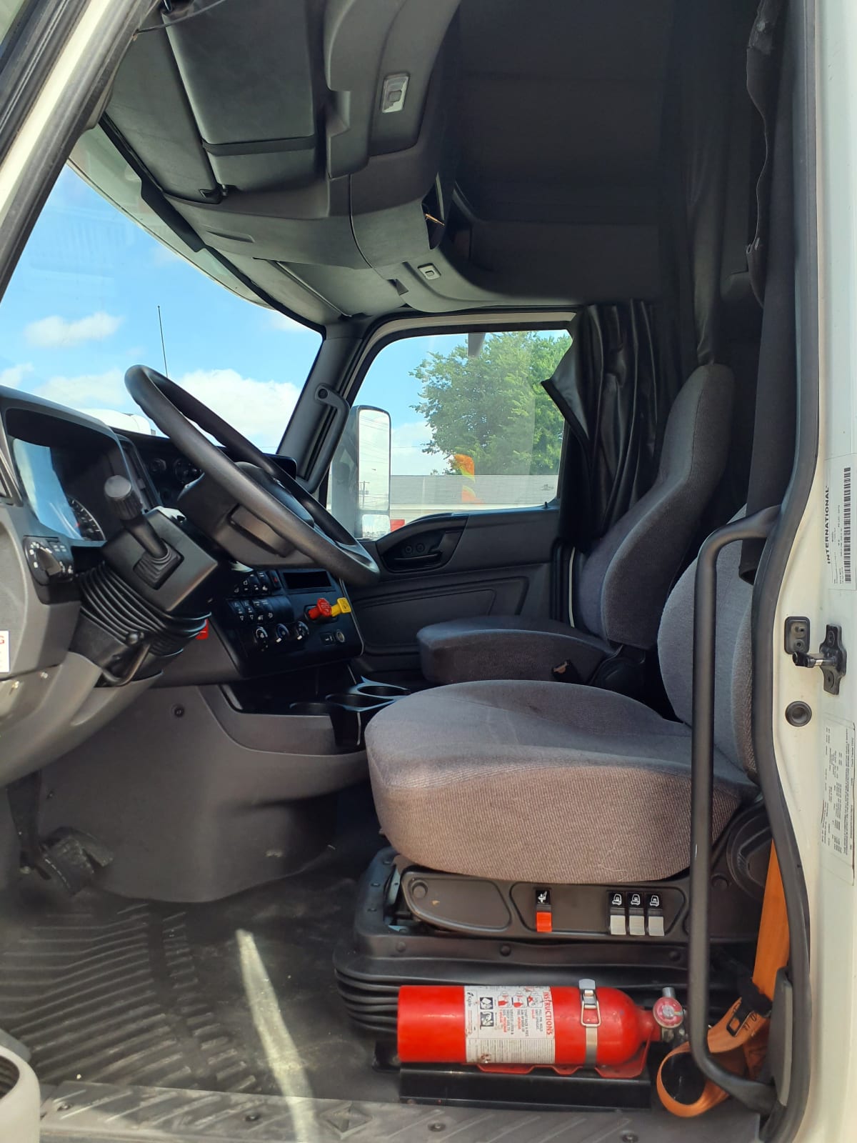 2019 Navistar International LT625 SLPR CAB 875189