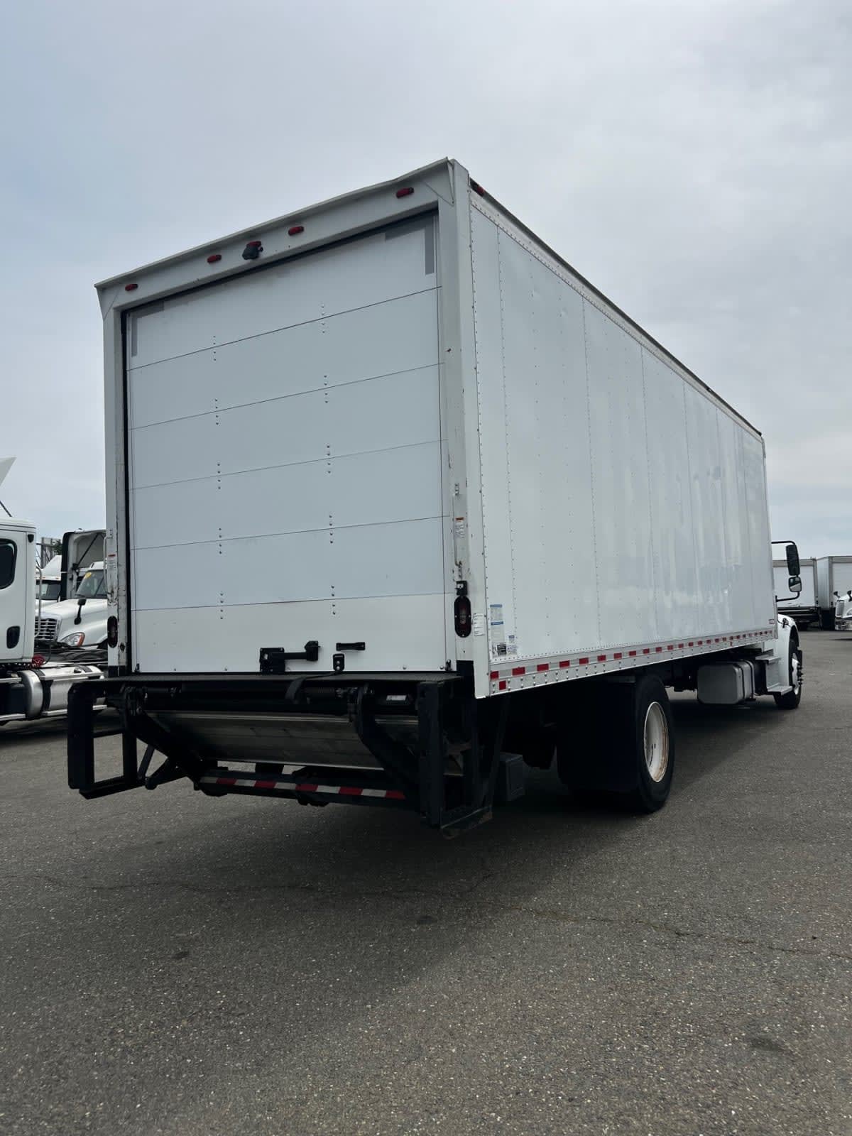 2019 Freightliner/Mercedes M2 106 875223