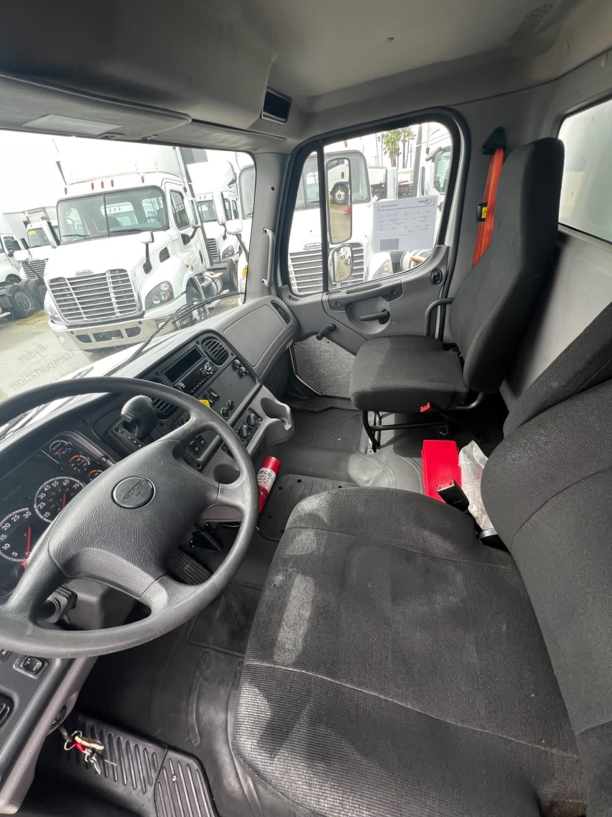 2019 Freightliner/Mercedes M2 106 875223