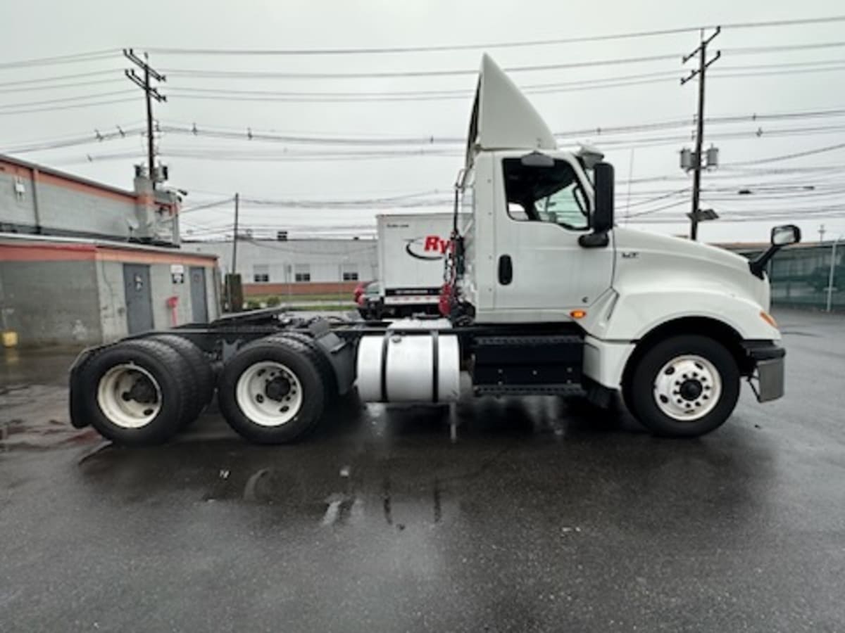 2019 International - image 11