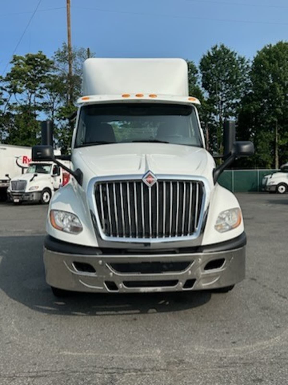 2019 International - image 2