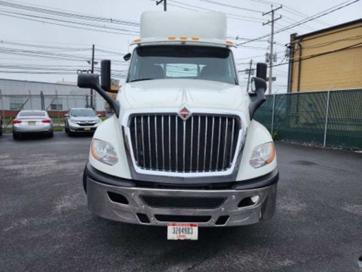 2019 International - image 2