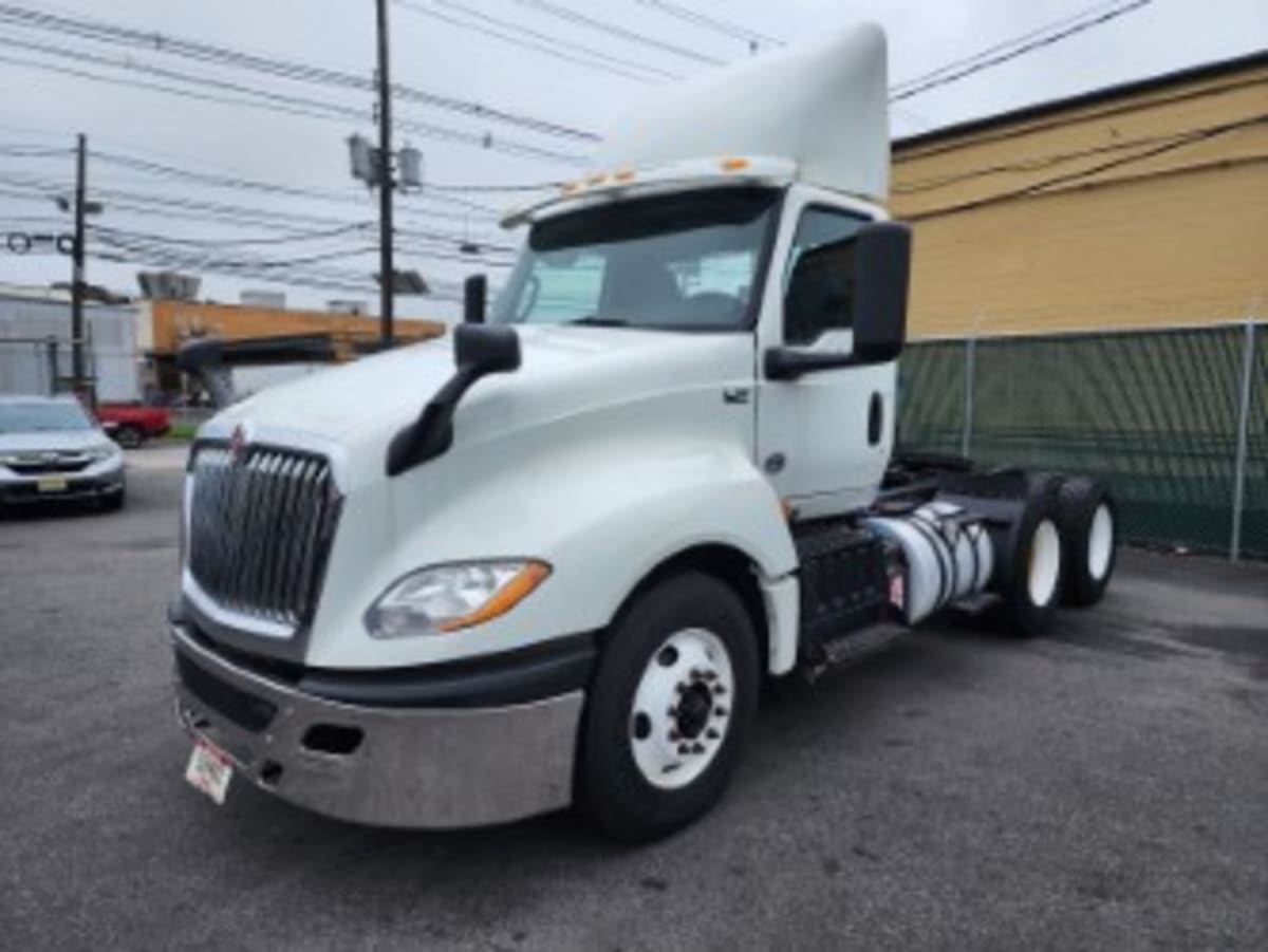 2019 International - image 3