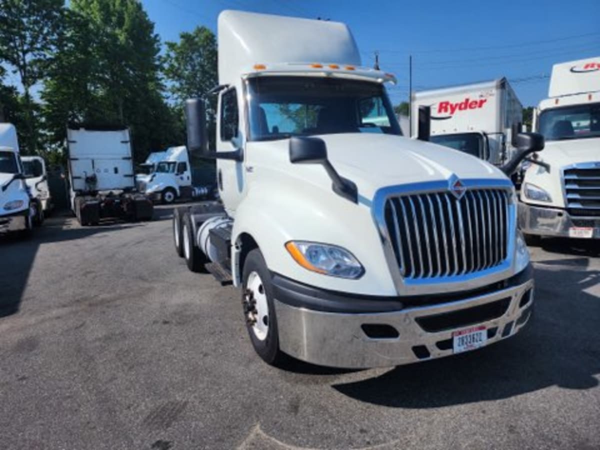 2019 International - image 3