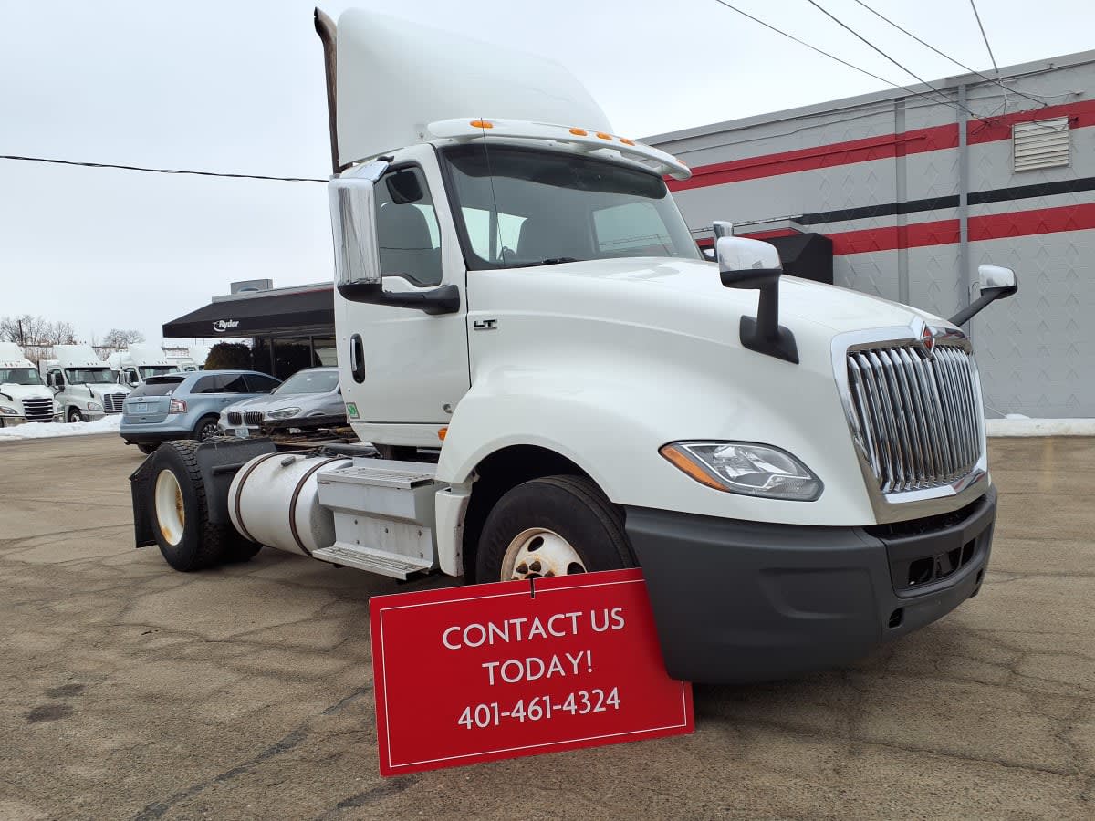 2019 Navistar International LT625 DAYCAB S/A 875401