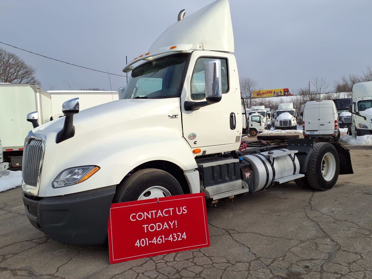 2019 Navistar International LT625 DAYCAB S/A 875402
