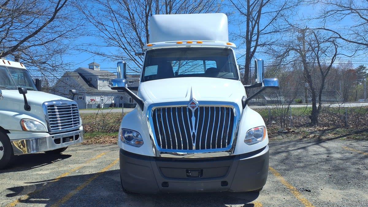 2019 Navistar International LT625 DAYCAB T/A 875403