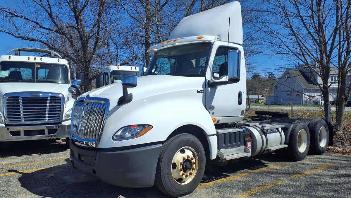 2019 Navistar International LT625 DAYCAB T/A 875403