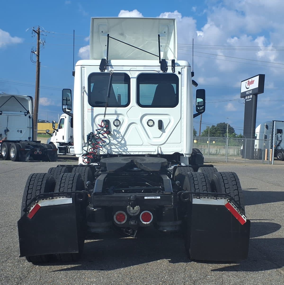 2020 Freightliner Cascadia in Memphis, TN — photo 5