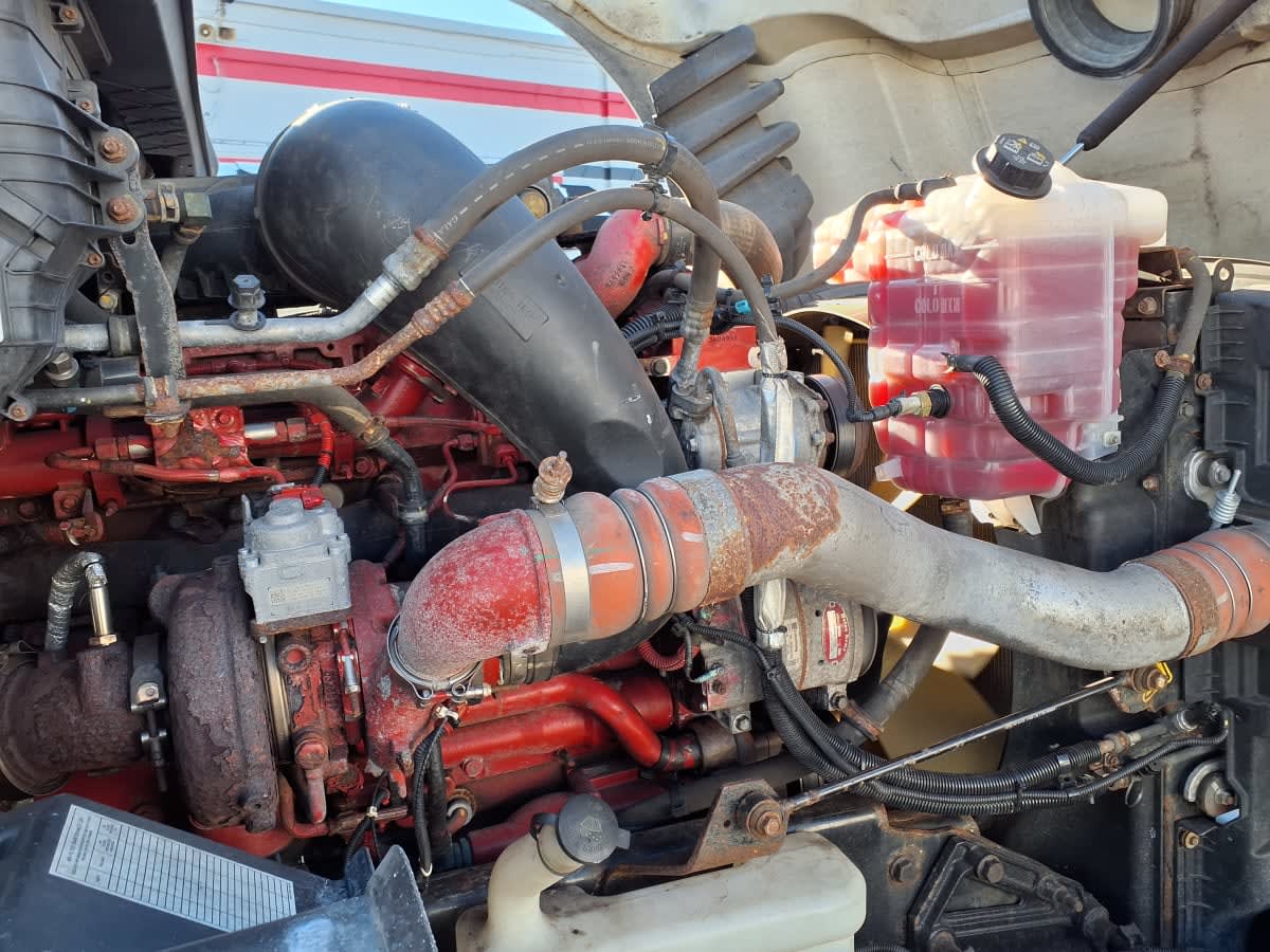 2019 Navistar International LT625 DAYCAB T/A 875421