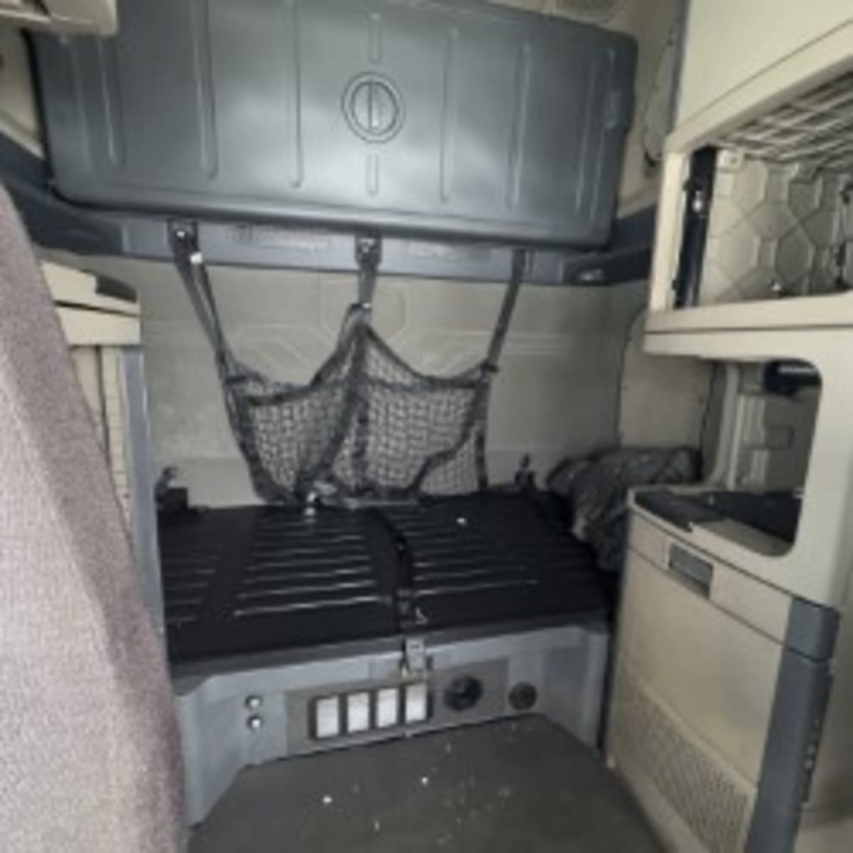 2020 Freightliner - image 8