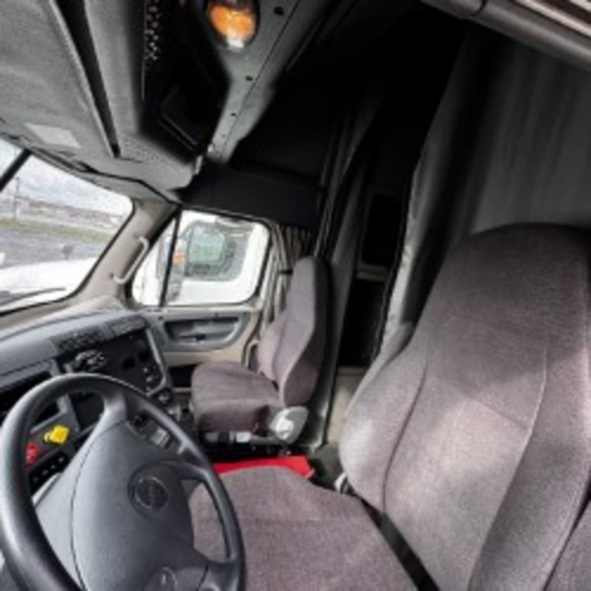 2020 Freightliner - image 7