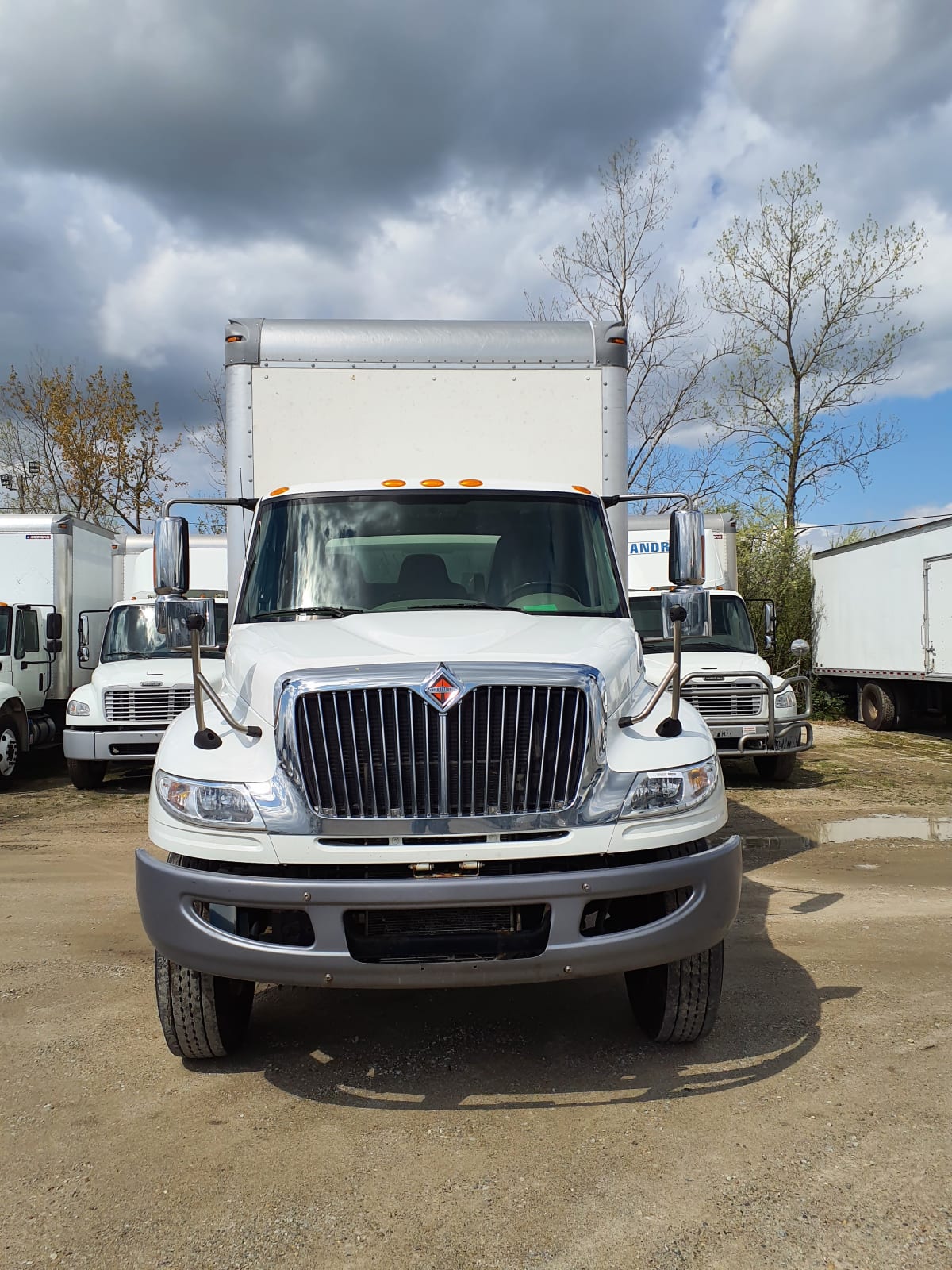 2019 Navistar International 4300 875620