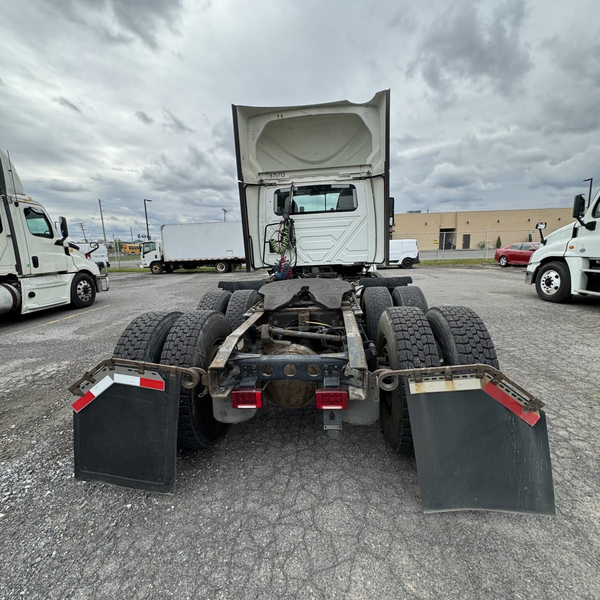 2019 Navistar International LT625 DAYCAB T/A 875713