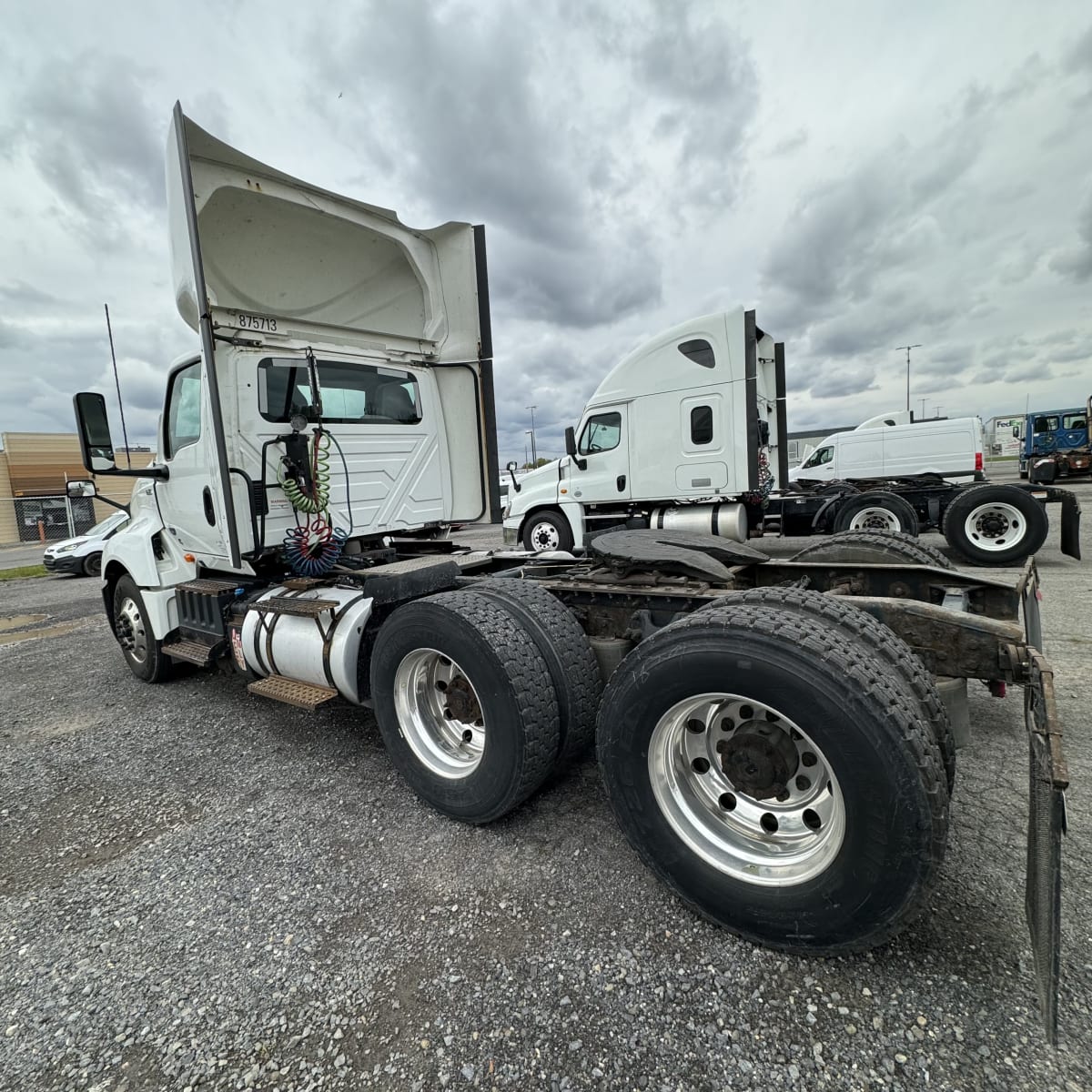 2019 Navistar International LT625 DAYCAB T/A 875713