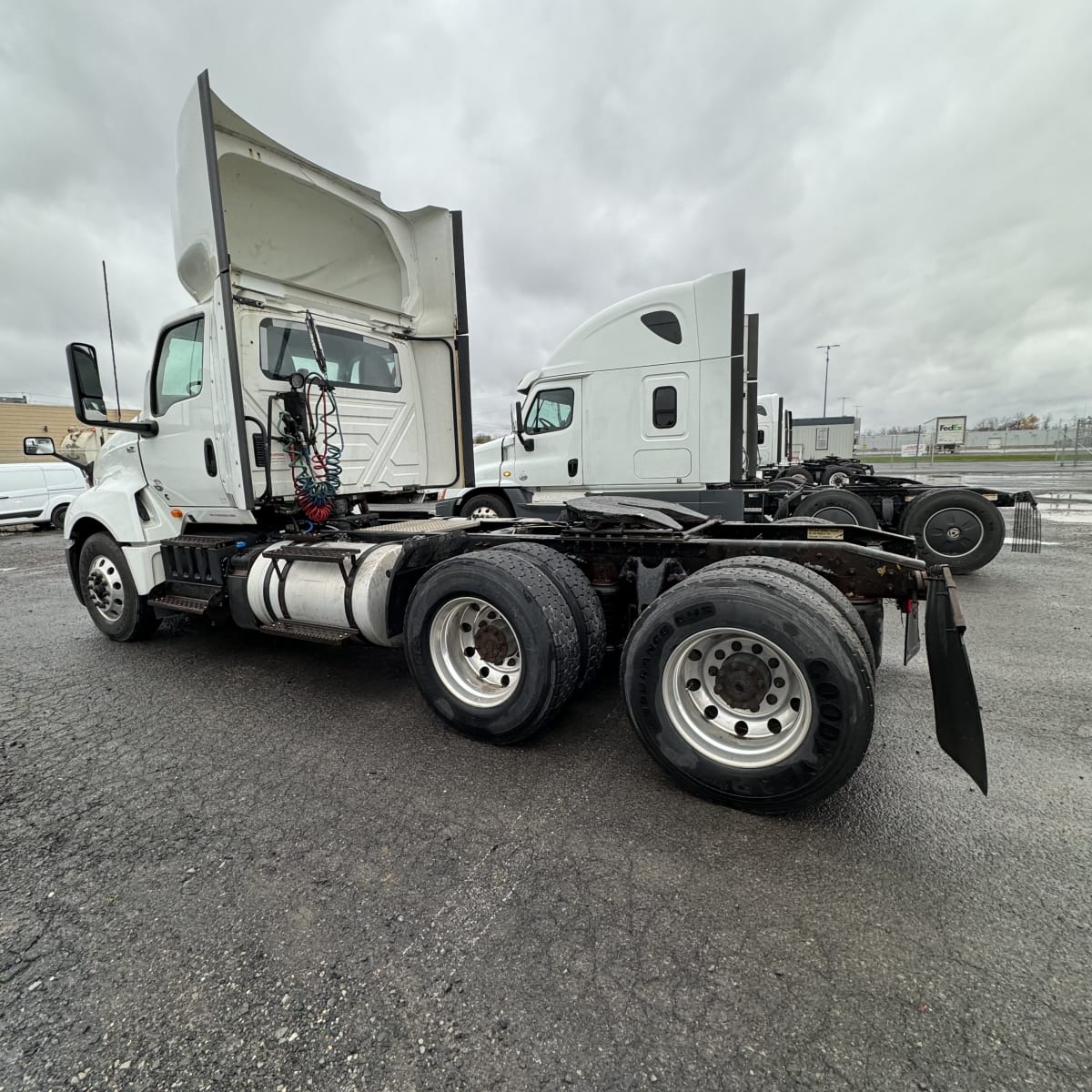 2019 Navistar International LT625 DAYCAB T/A 875714