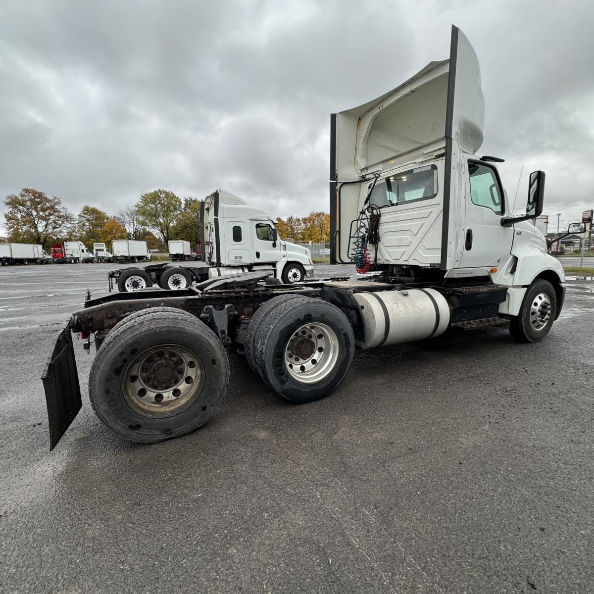 2019 Navistar International LT625 DAYCAB T/A 875714