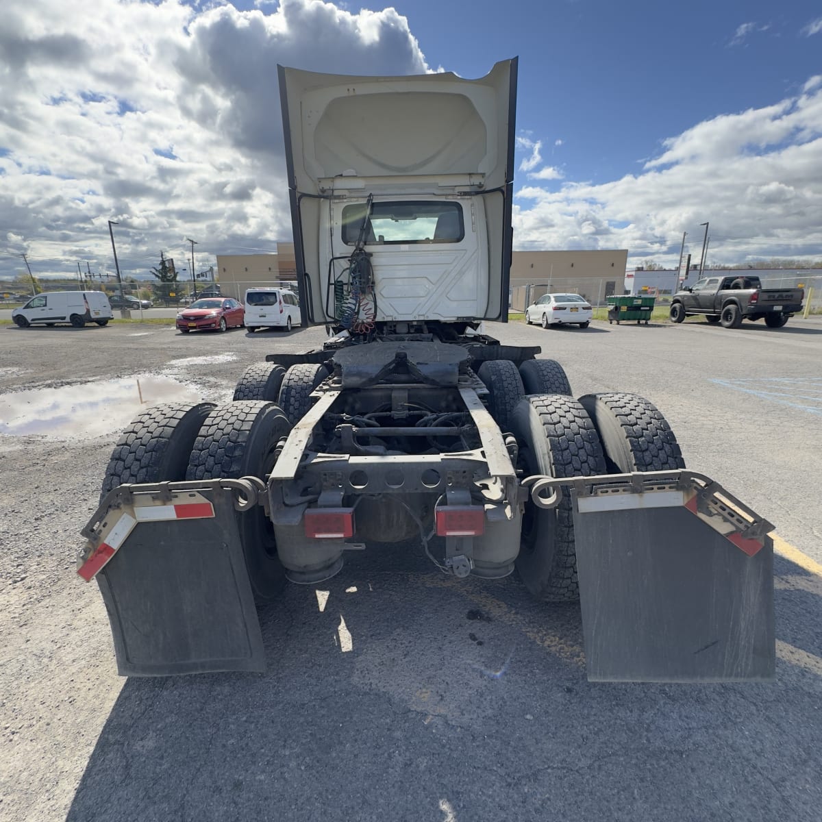 2019 Navistar International LT625 DAYCAB T/A 875716