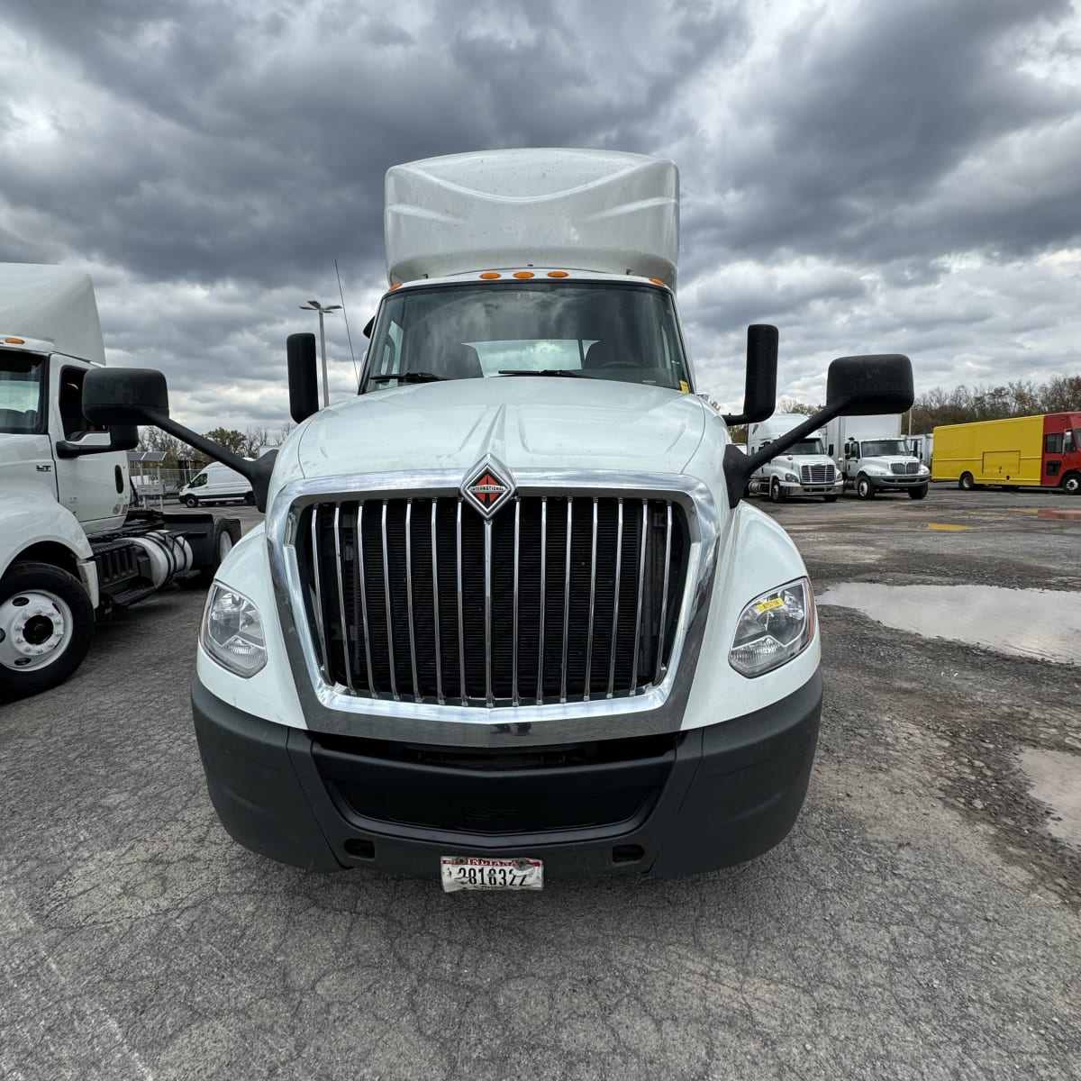 2019 Navistar International LT625 DAYCAB T/A 875718