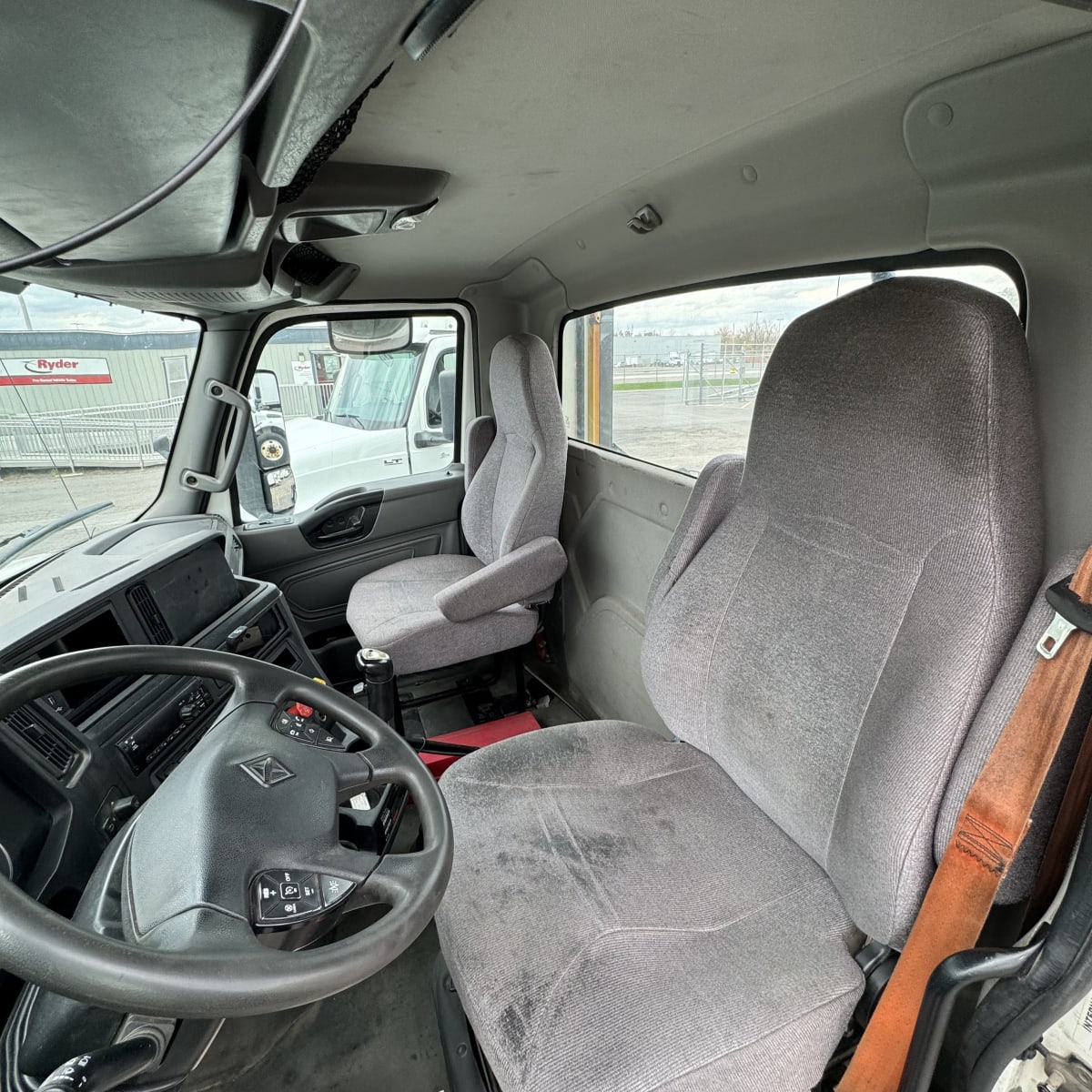 2019 Navistar International LT625 DAYCAB T/A 875718