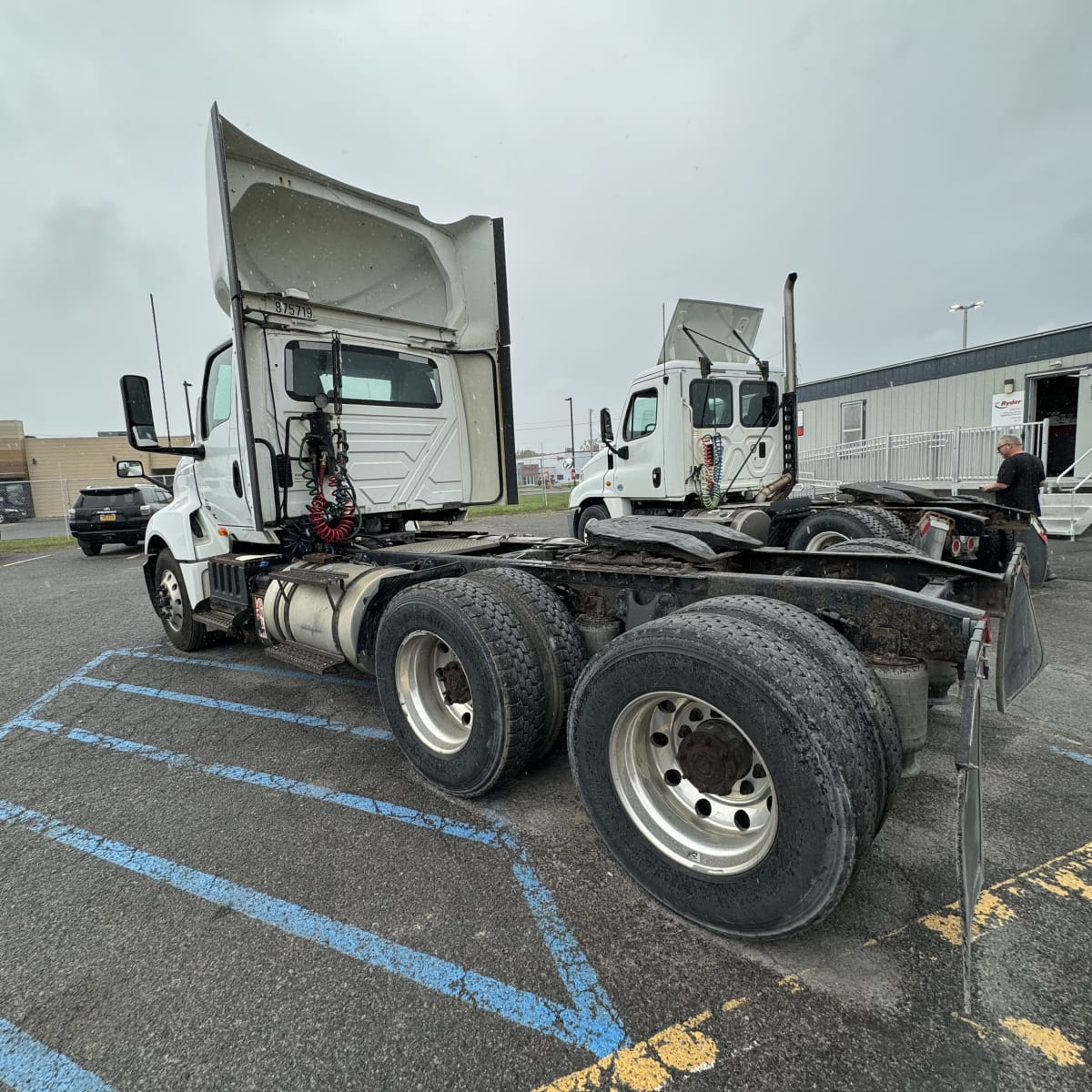 2019 Navistar International LT625 DAYCAB T/A 875719