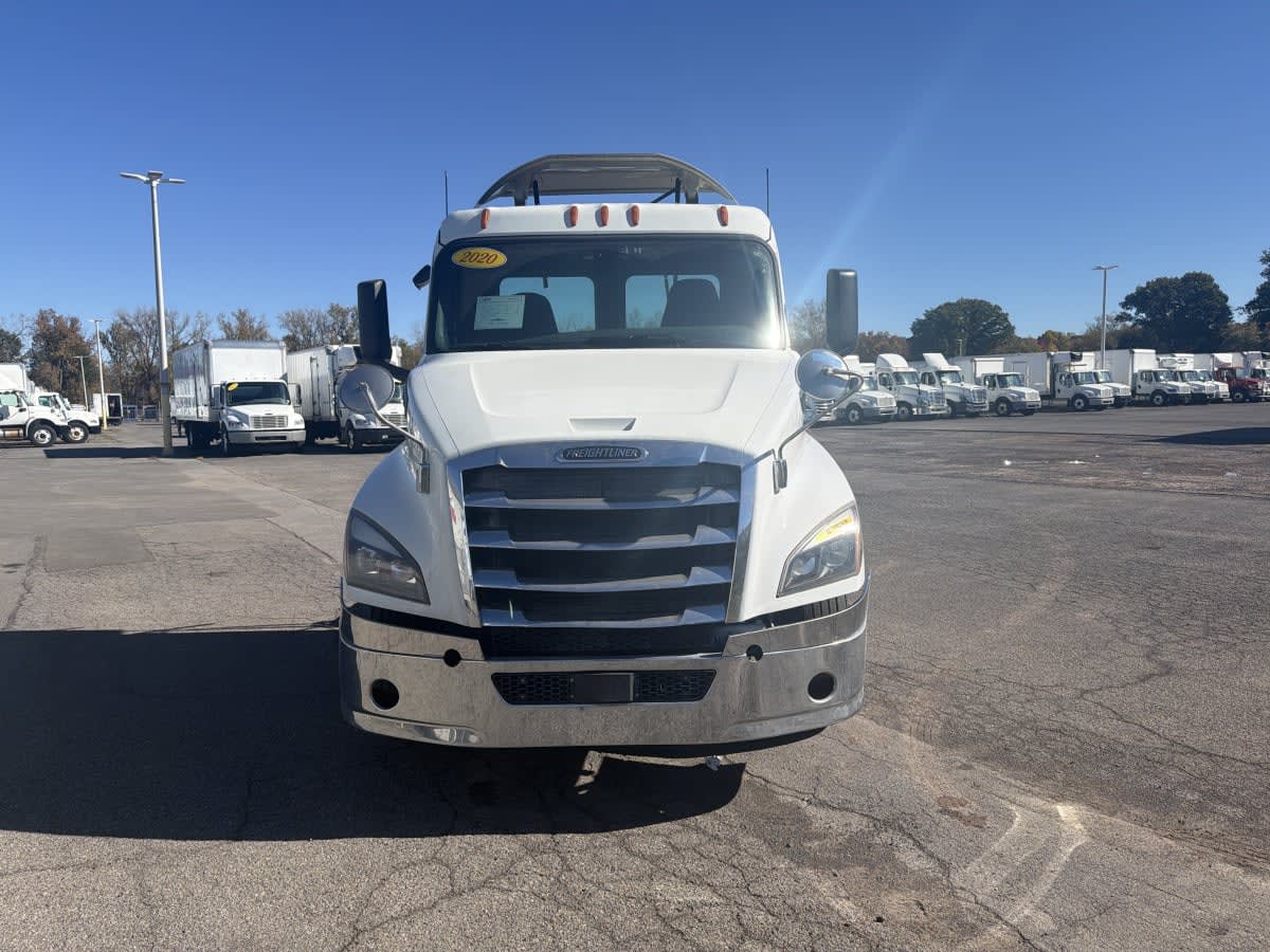2020 Freightliner Cascadia in Syracuse, NY — photo 2