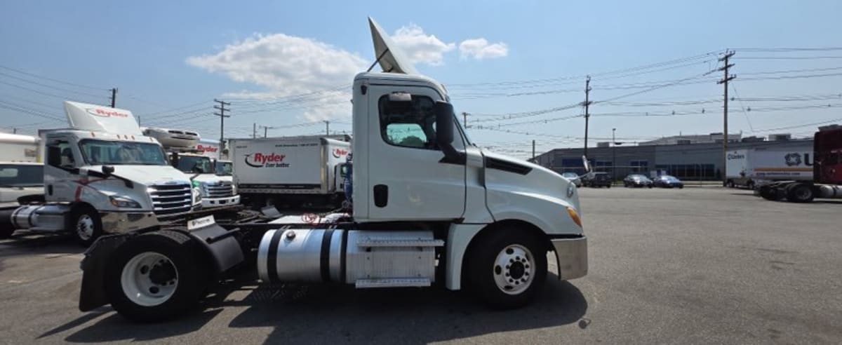 2020 Freightliner/Mercedes NEW CASCADIA 126 875752