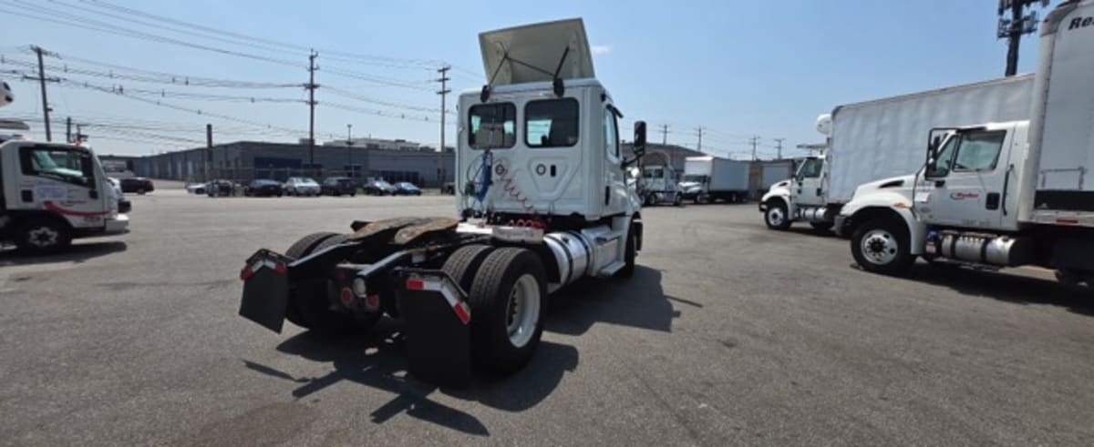 2020 Freightliner/Mercedes NEW CASCADIA 126 875752