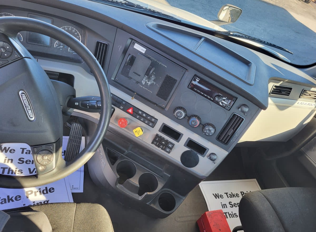 2019 Freightliner - image 7