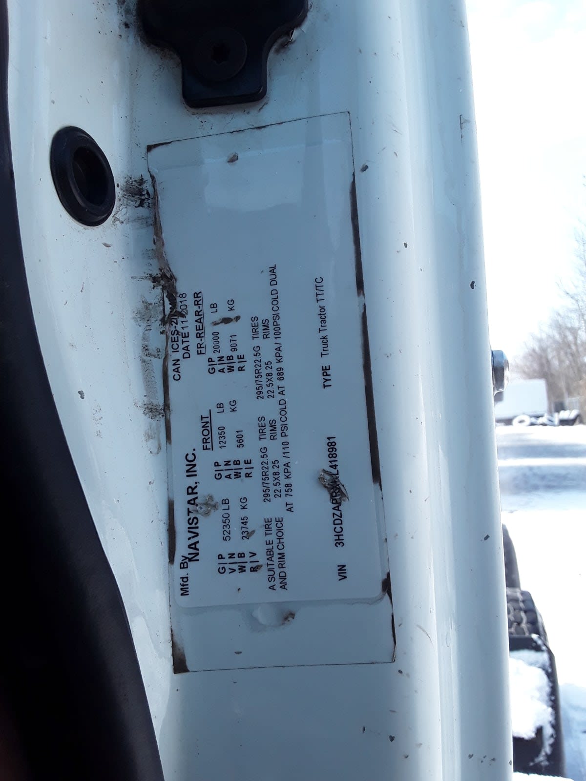 2019 Navistar International LT625 DAYCAB T/A 875789