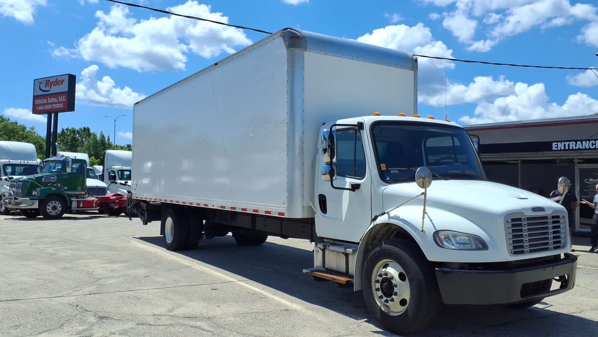 2019 Freightliner M2 106 in Warwick, RI — photo 3