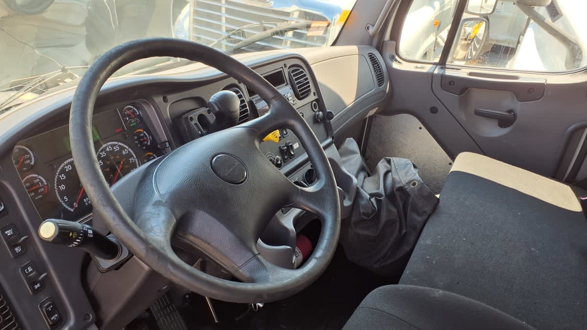 2019 Freightliner M2 106 in Warwick, RI — photo 7