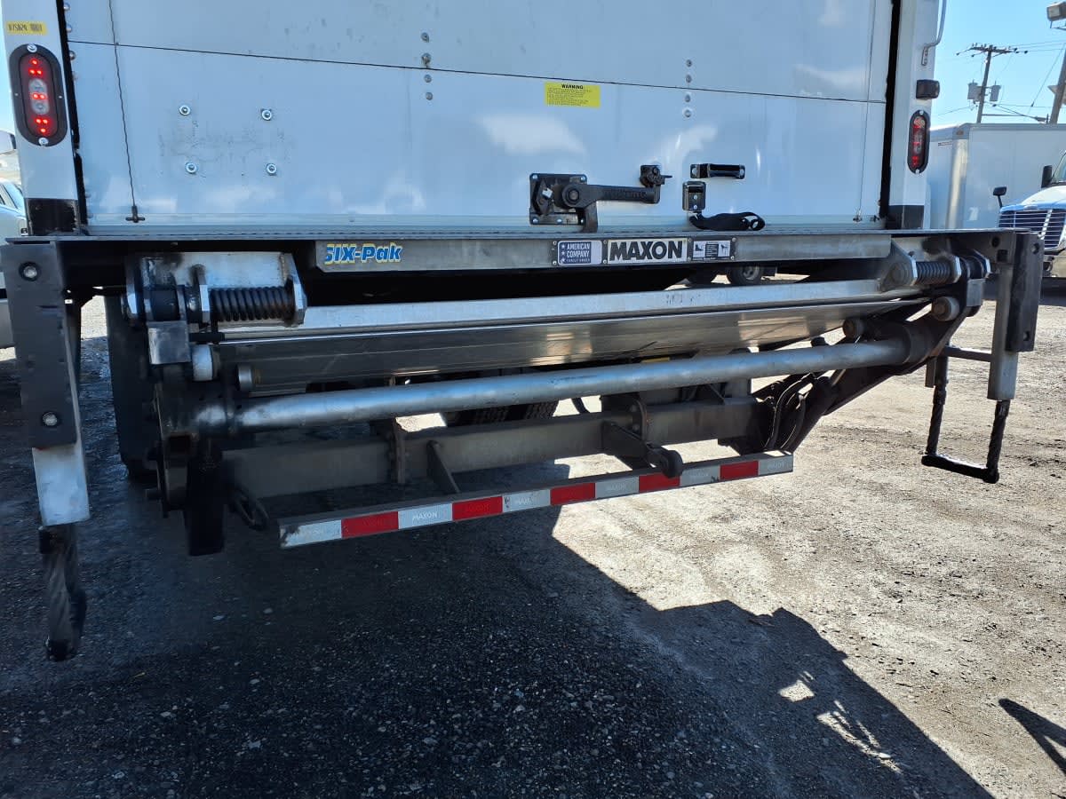 2019 Freightliner/Mercedes M2 106 875824