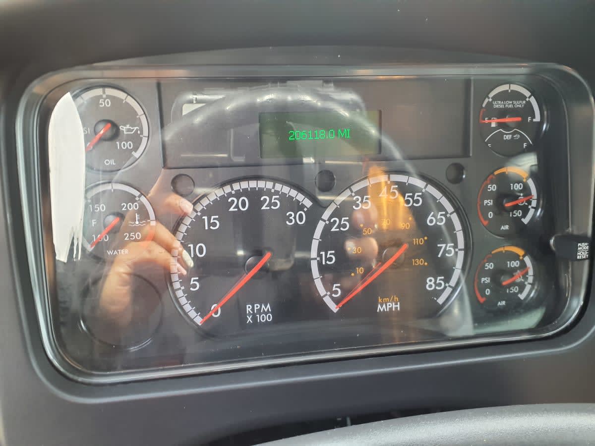 2019 Freightliner M2 106 - image 15