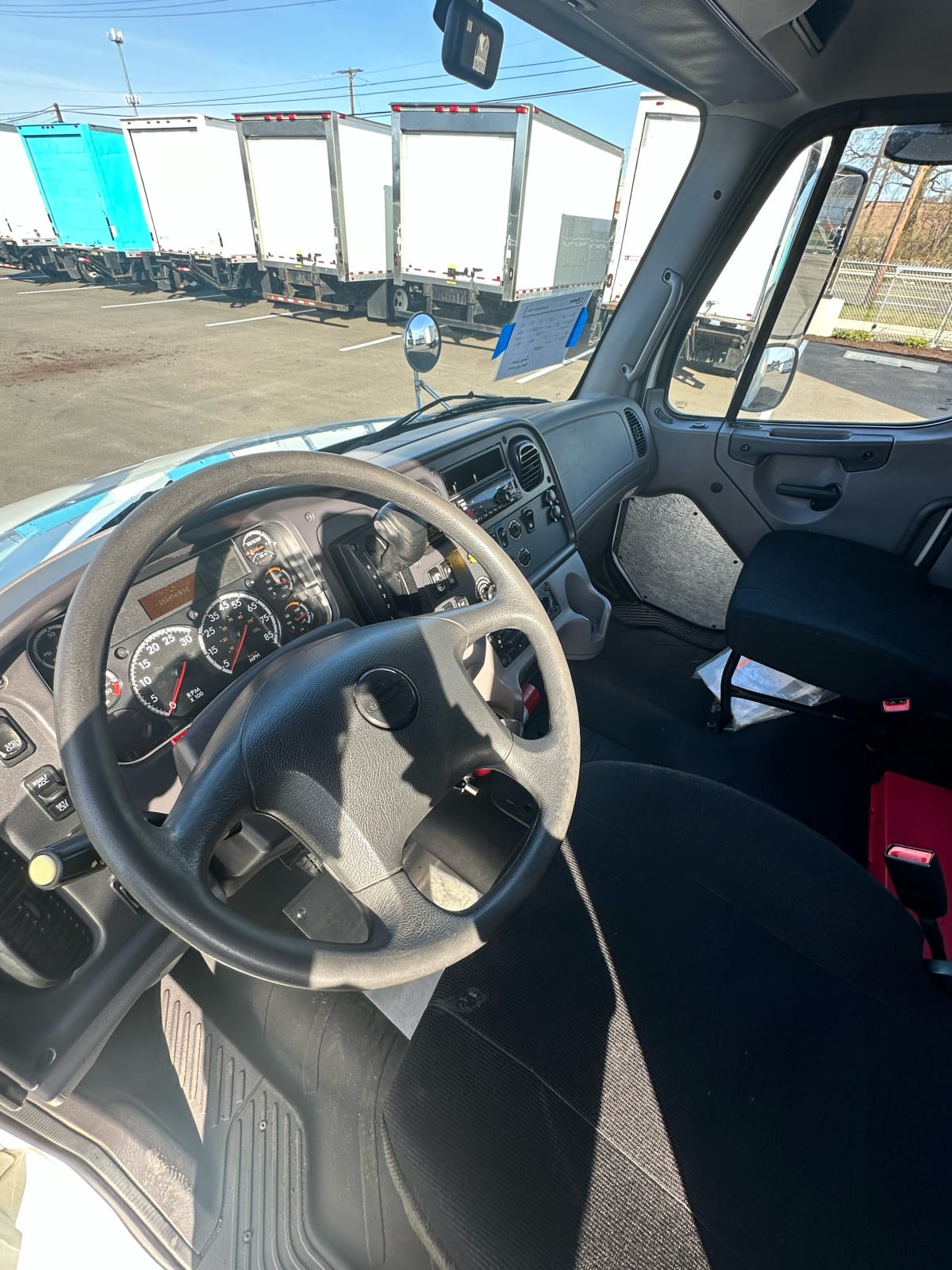 2019 Freightliner/Mercedes M2 106 875857