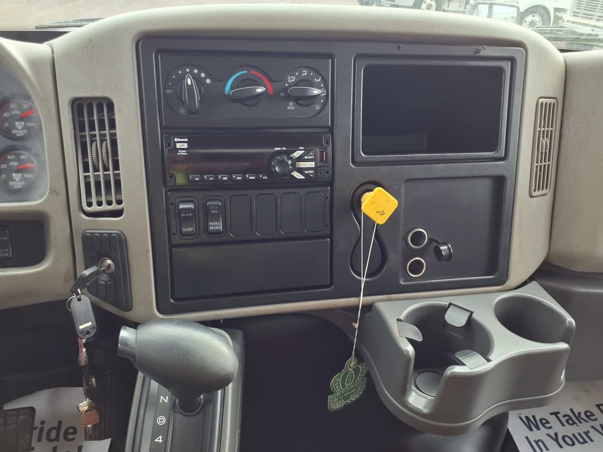 2019 Navistar International 4300 875903