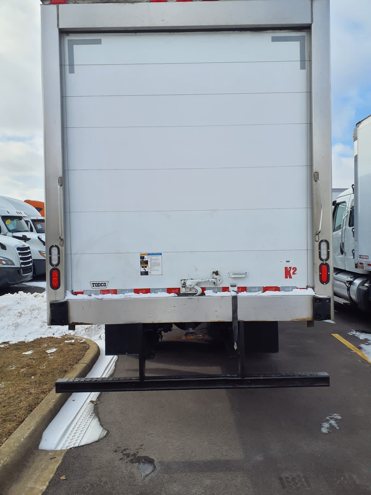2019 Freightliner/Mercedes M2 106 875943