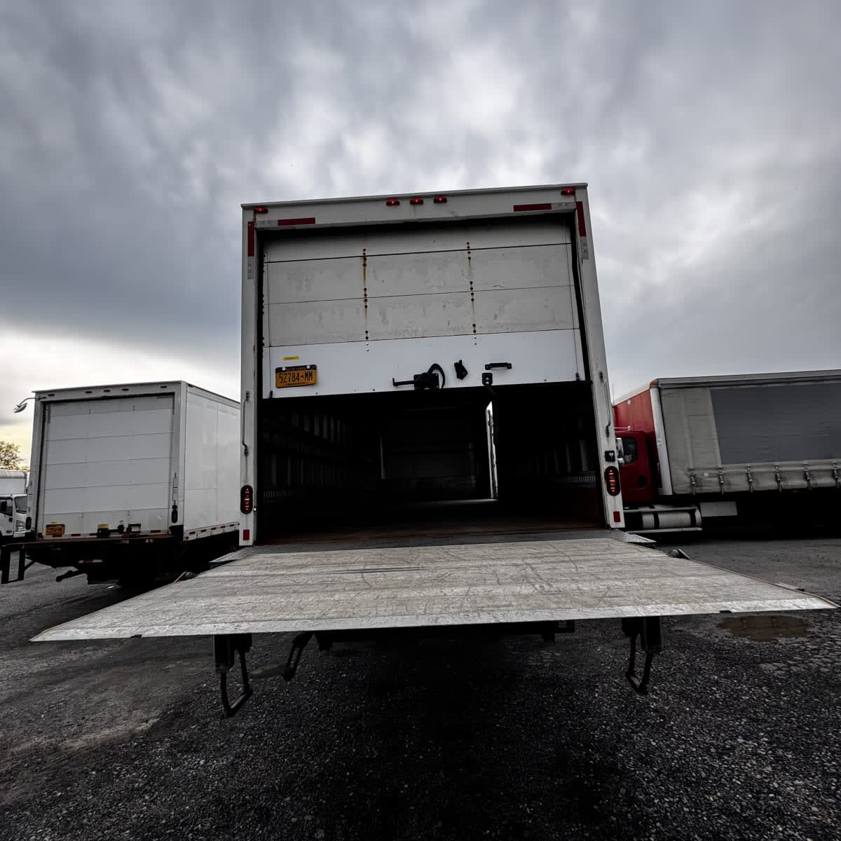 2019 Freightliner M2 106 875944