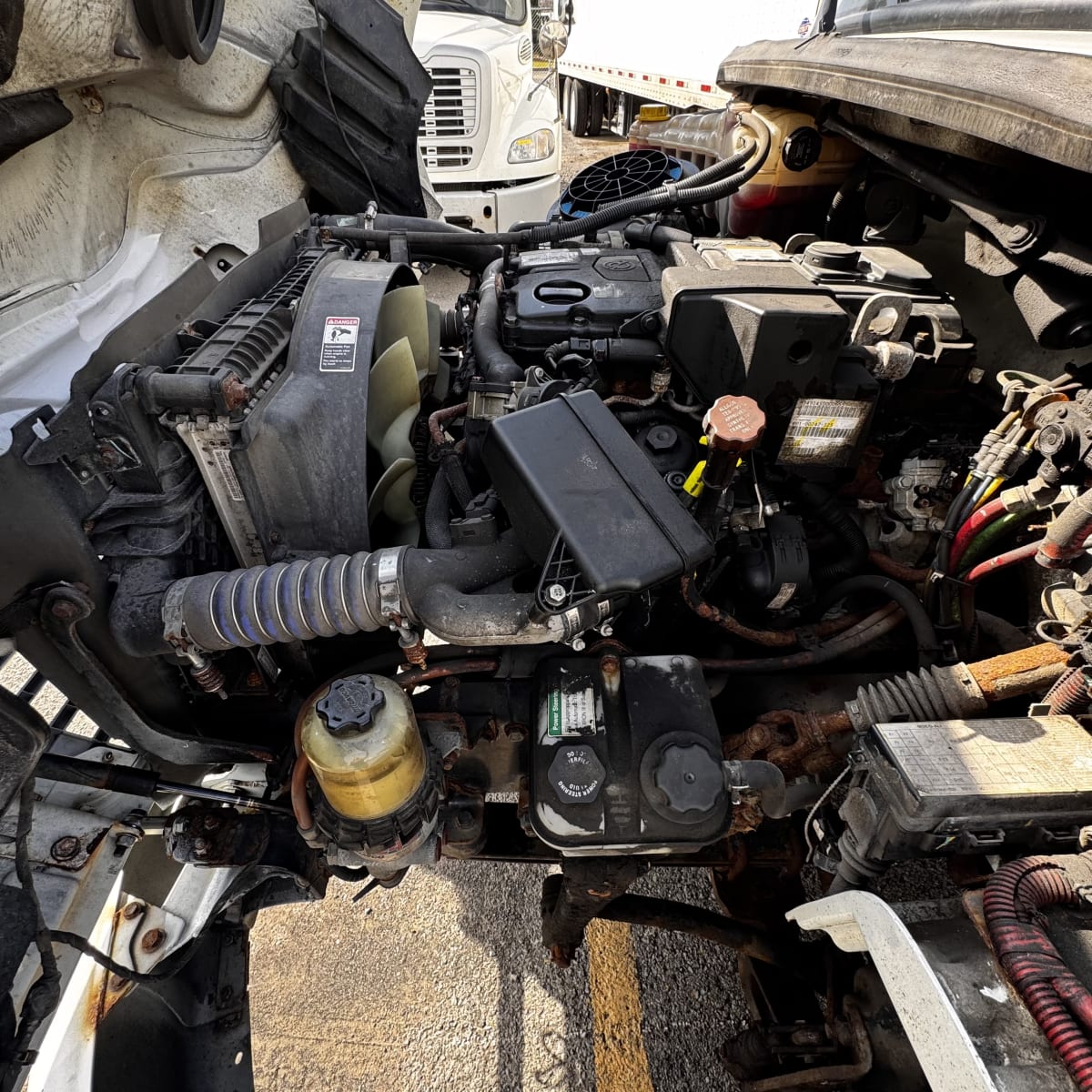 2019 Freightliner/Mercedes M2 106 875945