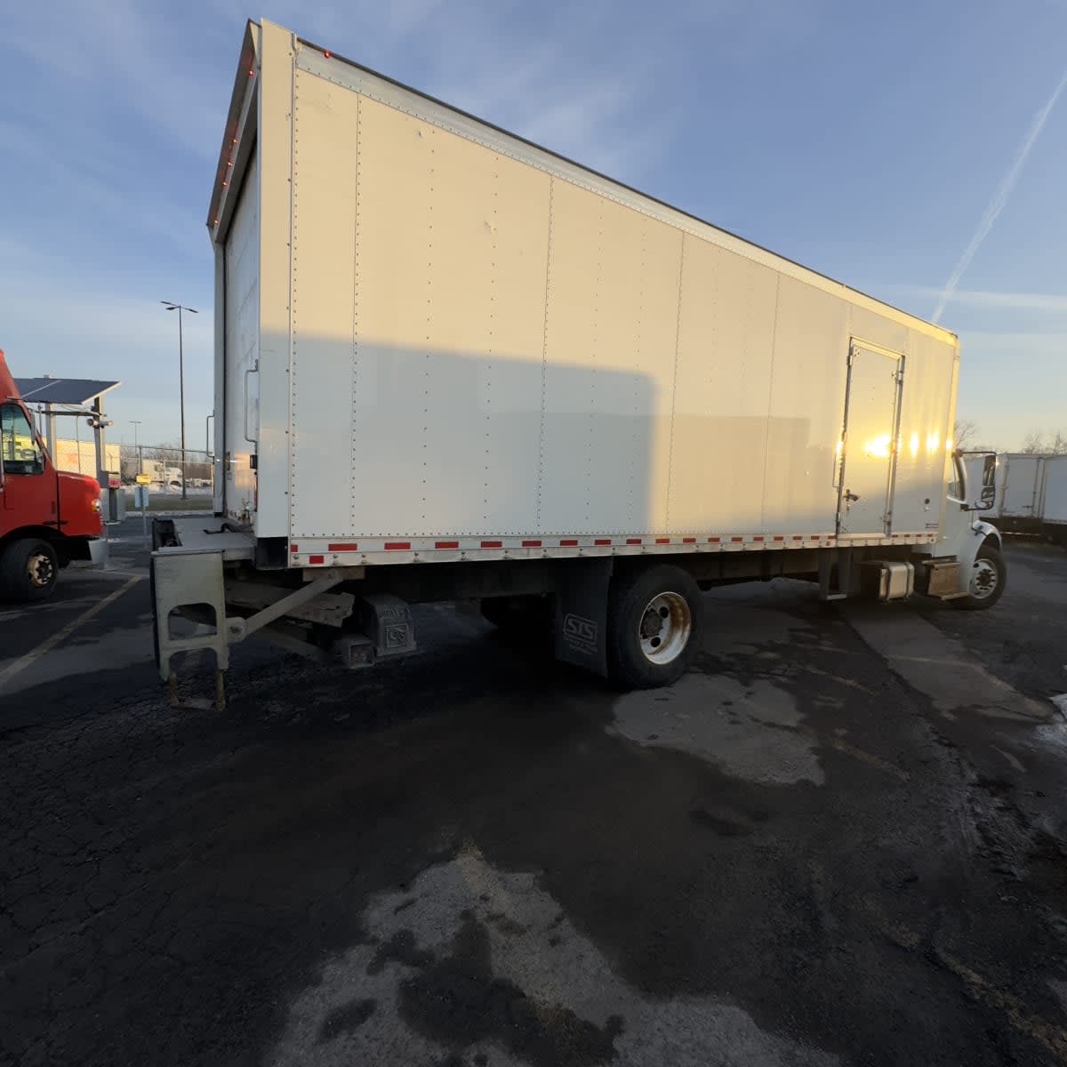 2019 Freightliner/Mercedes M2 106 875949