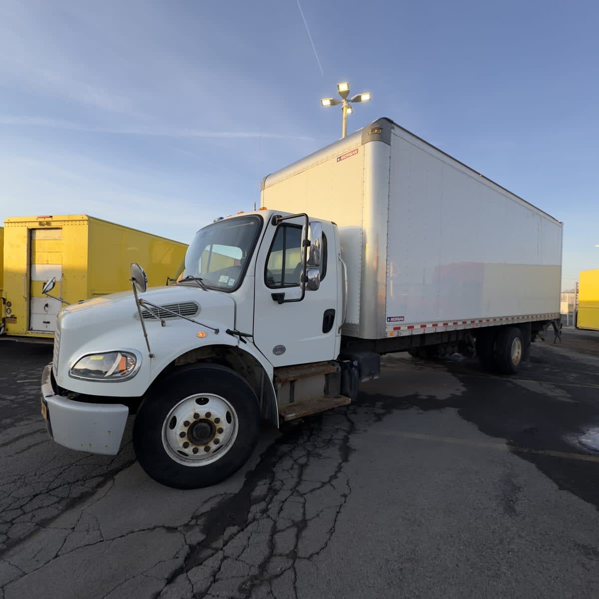 2019 Freightliner/Mercedes M2 106 875949