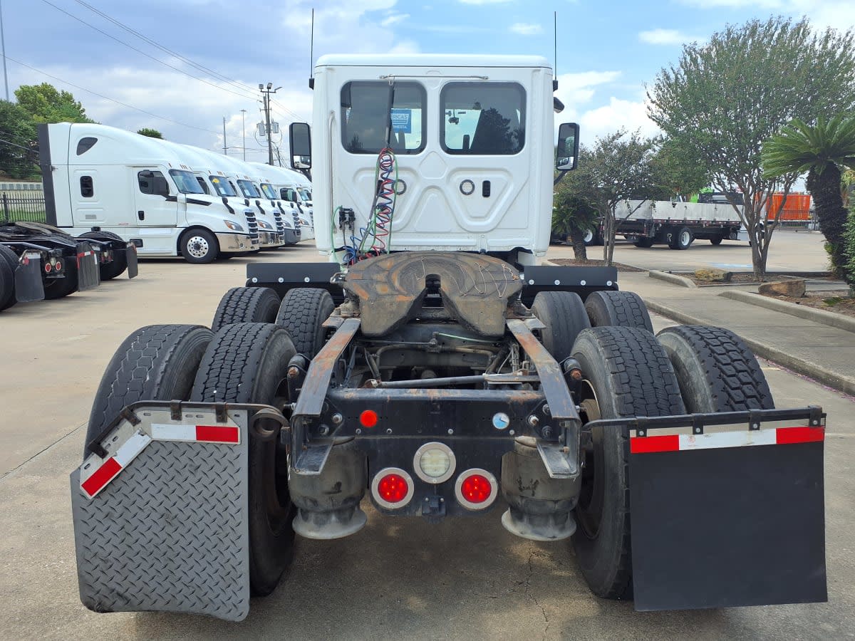 2019 Freightliner Cascadia in Houston, TX — photo 5