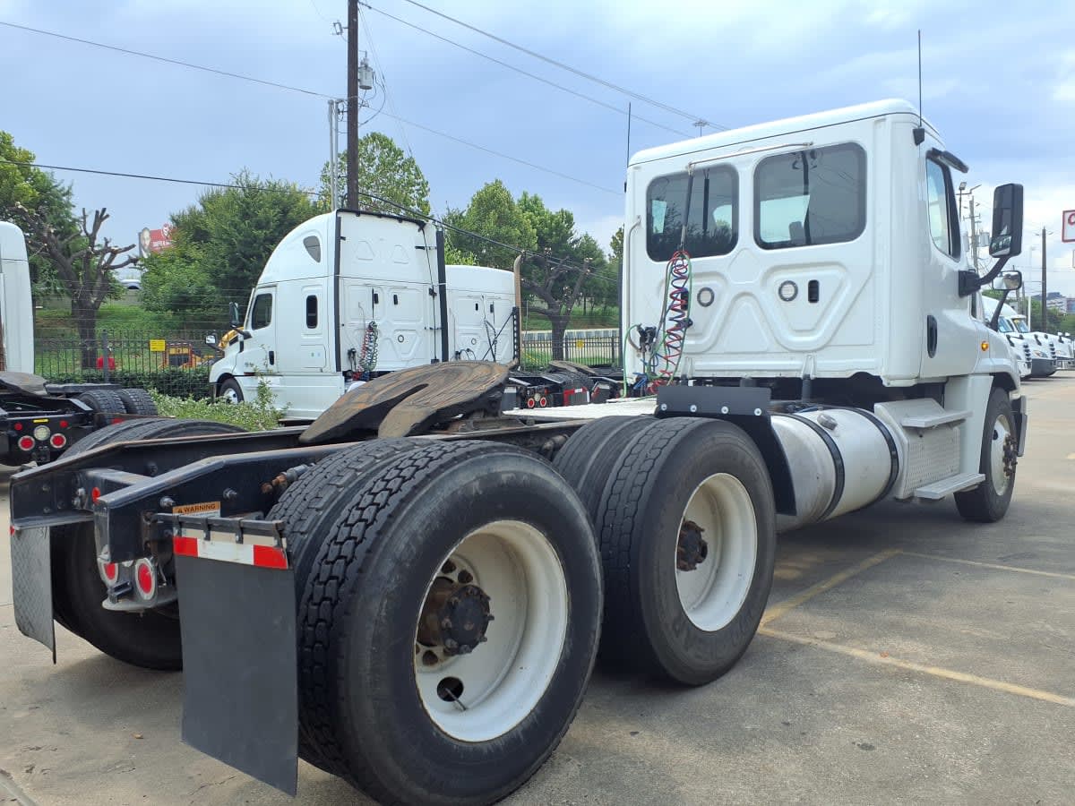 2019 Freightliner Cascadia in Houston, TX — photo 4