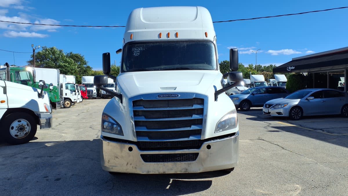 2019 Freightliner Cascadia in Warwick, RI — photo 2