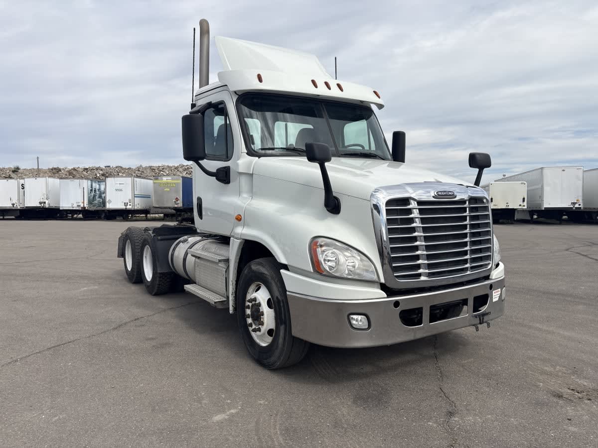 2020 Freightliner Cascadia in Taylor, MI — photo 3