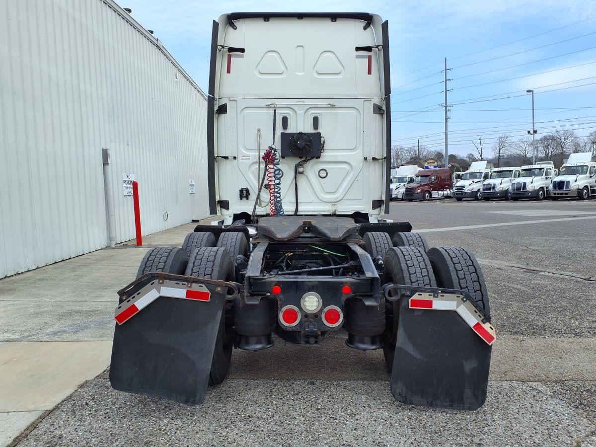 2019 Freightliner - image 5