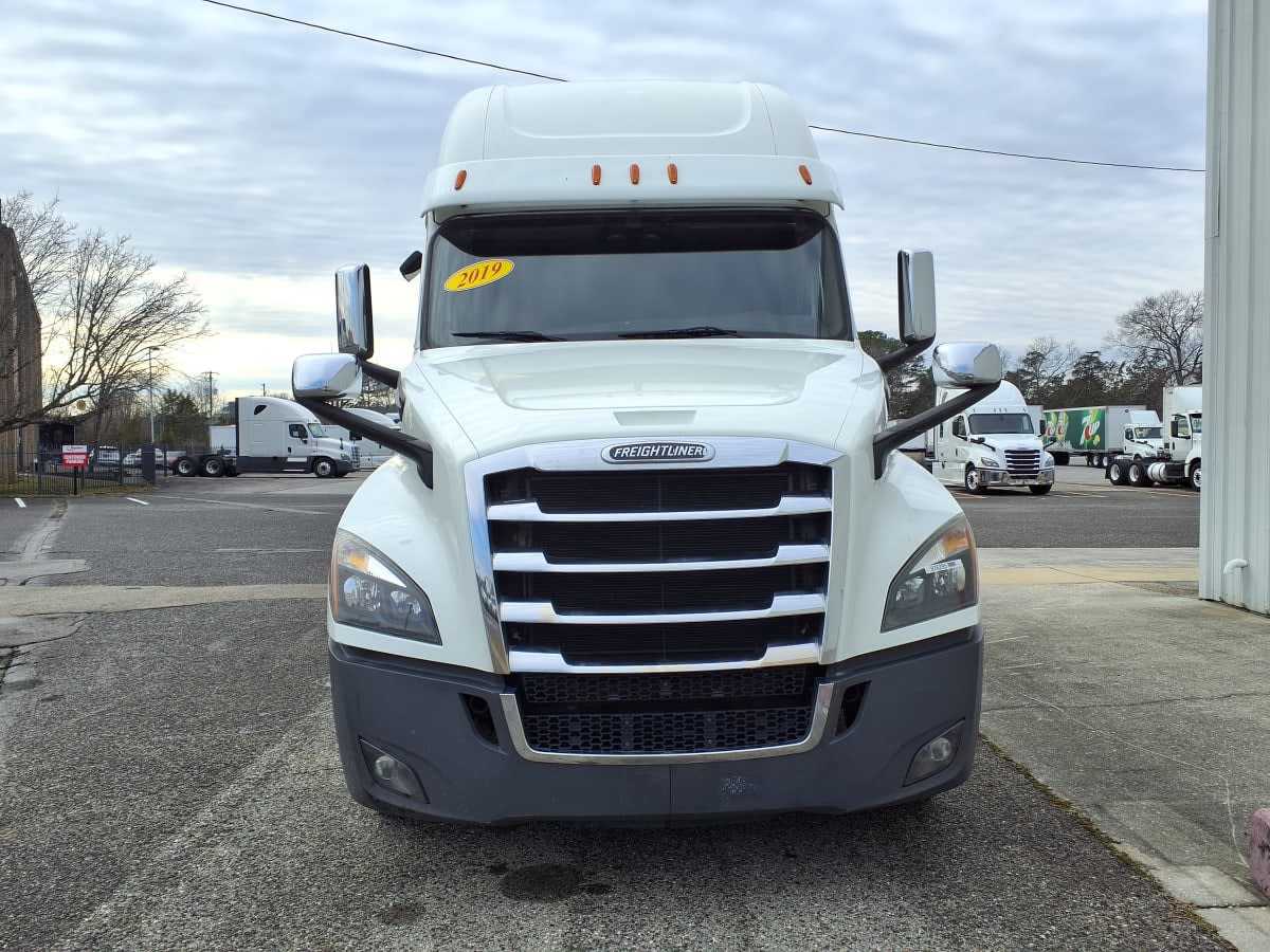 2019 Freightliner - image 2