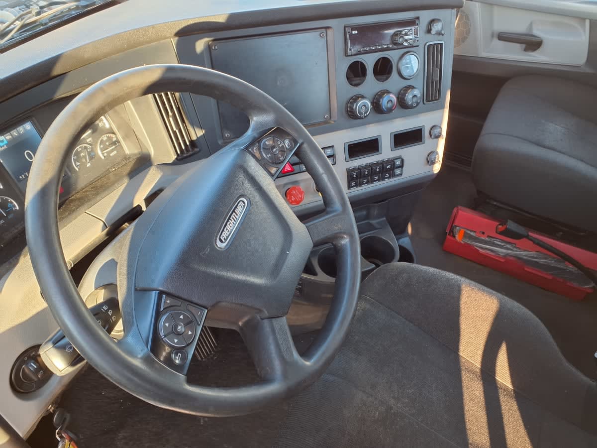 2019 Freightliner - image 7