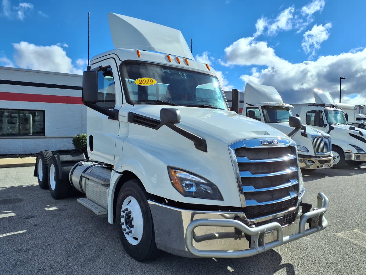 2019 Freightliner/Mercedes NEW CASCADIA PX12664 876658