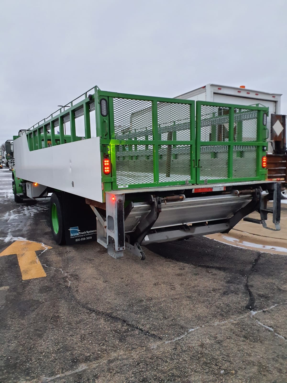 2019 Freightliner/Mercedes M2 106 876689